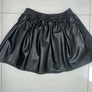 Fraud leather skirt, medium